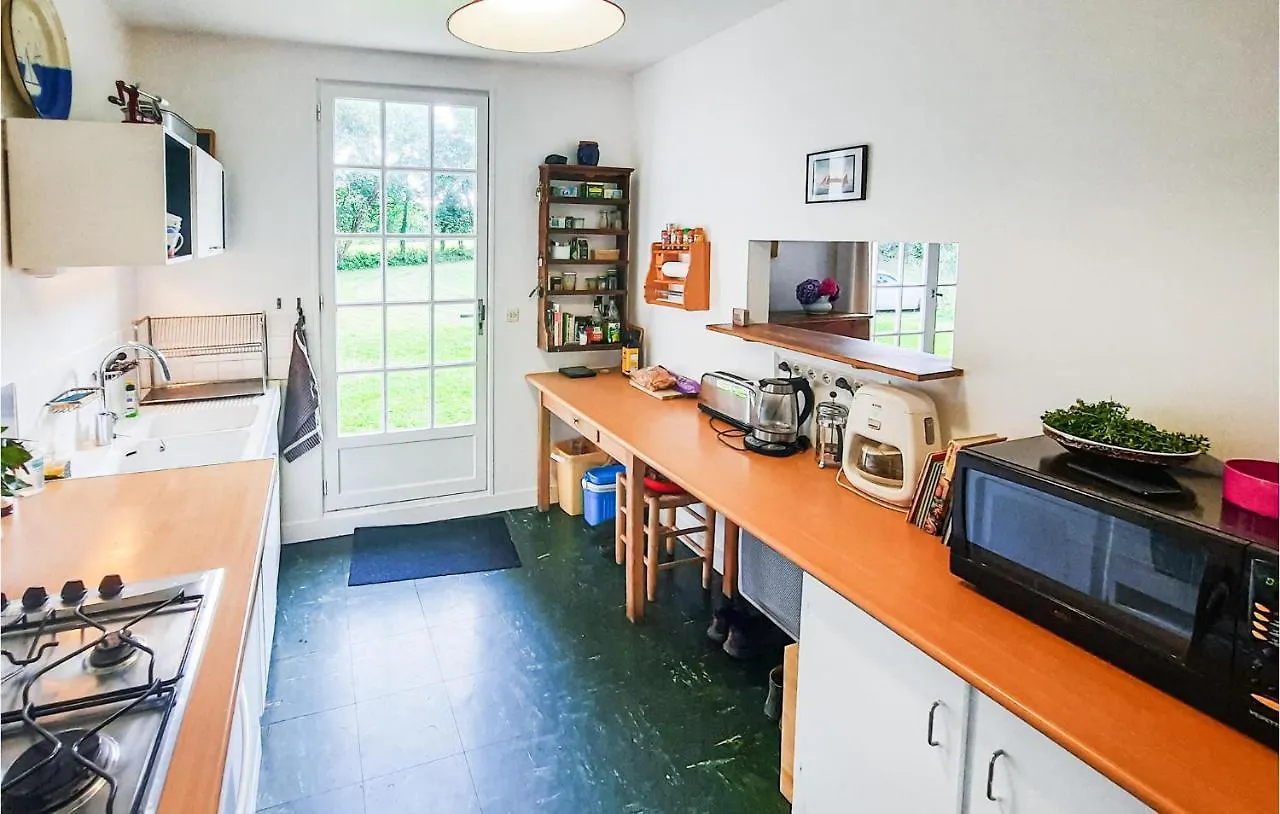 3 Bedroom Nice Home In Clohars-Carnoet Keranquernat