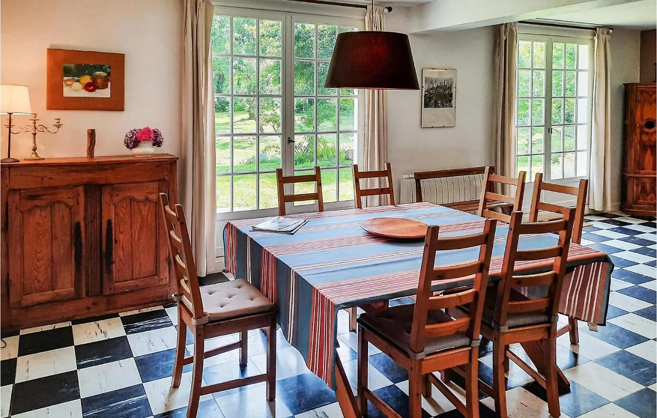 3 Bedroom Nice Home In Clohars-Carnoet Keranquernat Feriehus