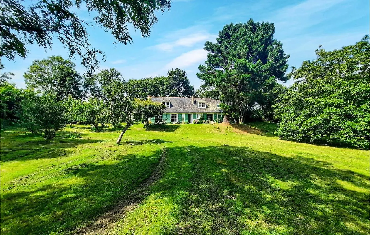 3 Bedroom Nice Home In Clohars-Carnoet Keranquernat 0*,  Frankrig