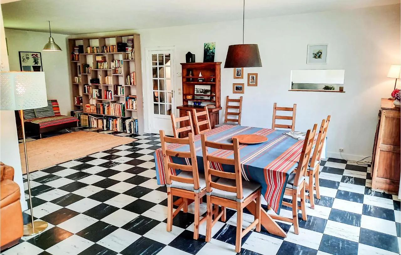 3 Bedroom Nice Home In Clohars-Carnoet Keranquernat Feriehus